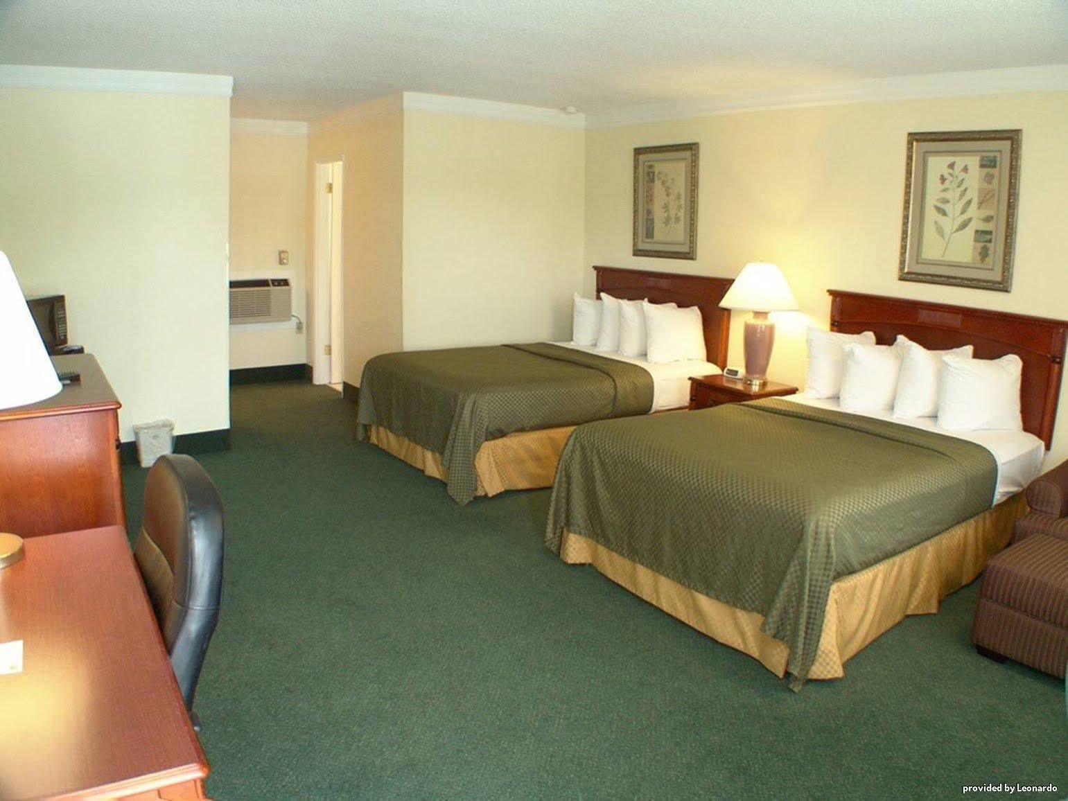 Best Western Garden Villa Inn Роузберг Экстерьер фото